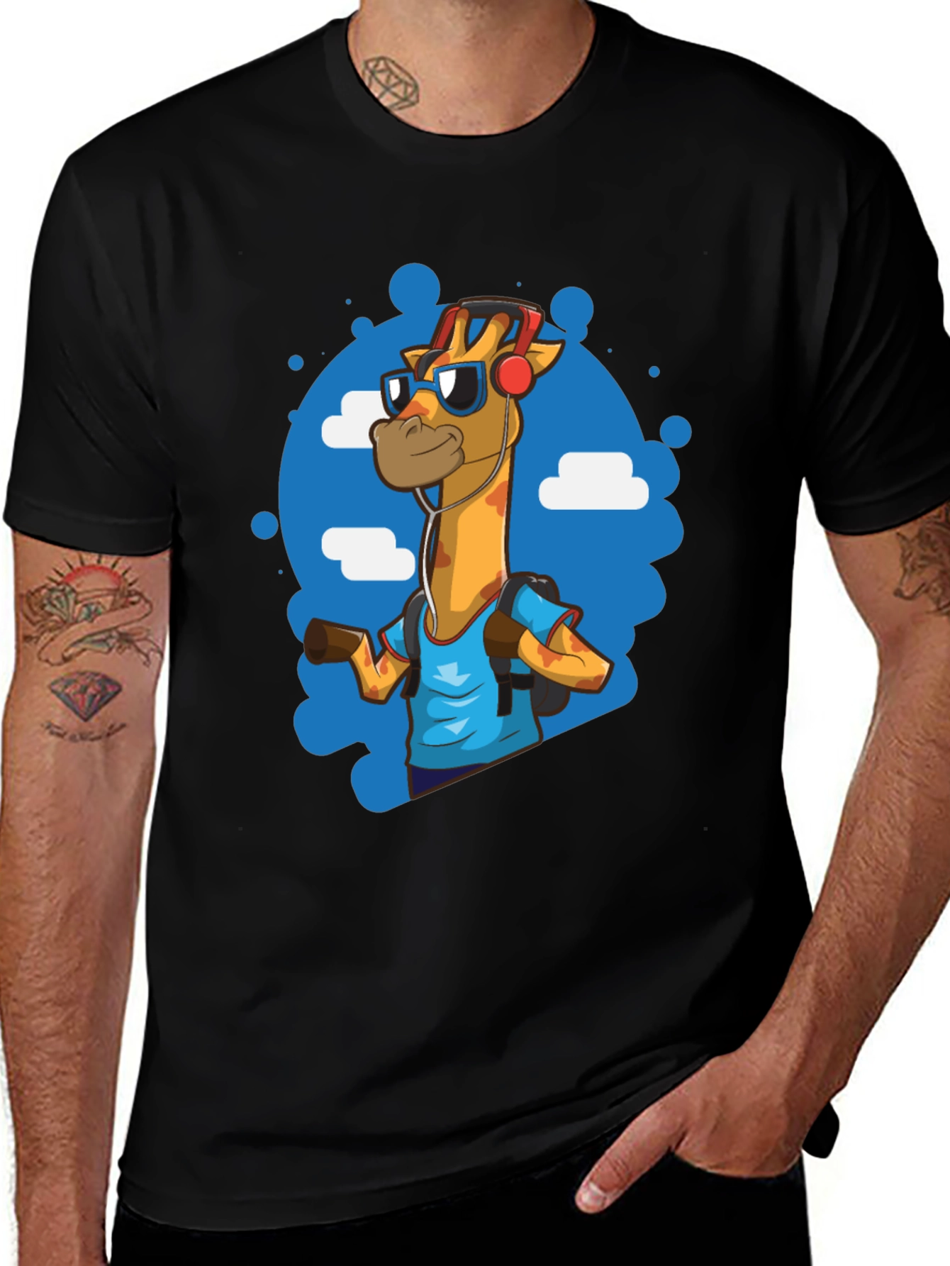 Cool Giraffe Tourist Graphic Tee - Black Cotton T-Shirt