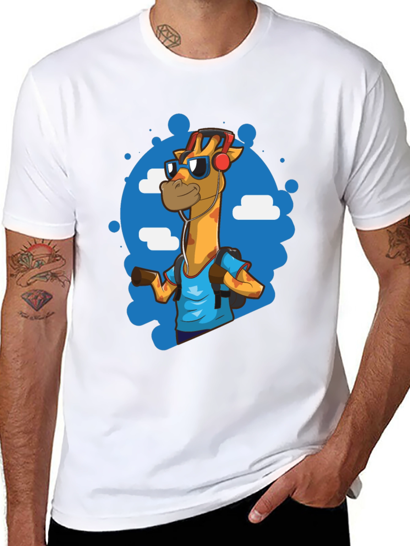 Cool Giraffe Tourist Graphic Tee - Black Cotton T-Shirt