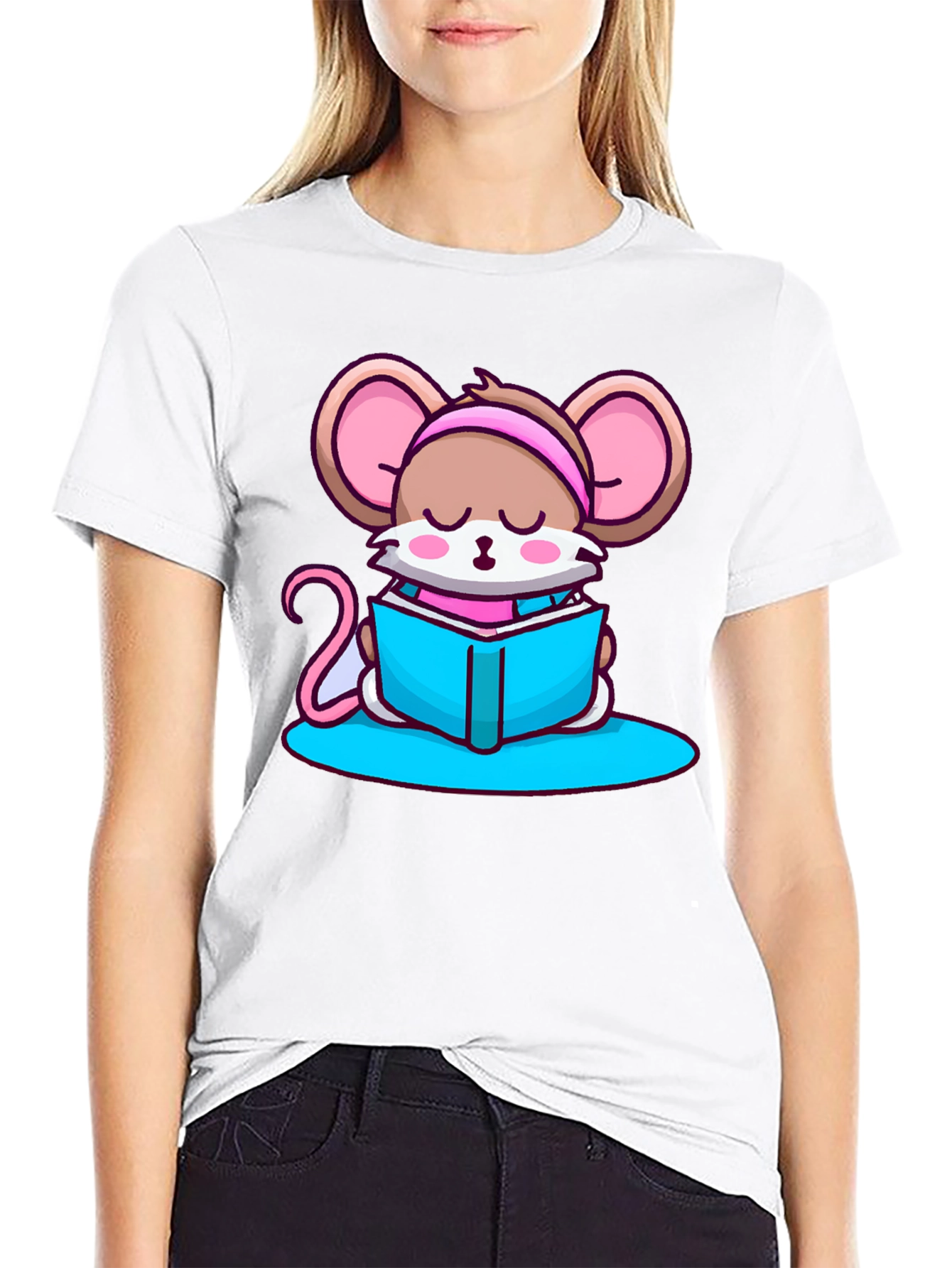 Cute Mouse Reading Book Black T-Shirt