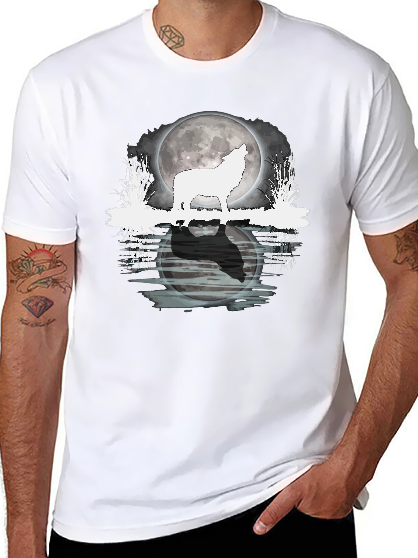 Wolf Howling at Moon Graphic T-Shirt